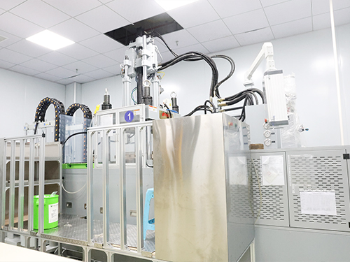 液態(tài)硅膠注塑機(jī)1